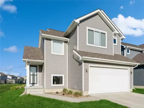 700 Juniper St NW, Bondurant, IA 50035