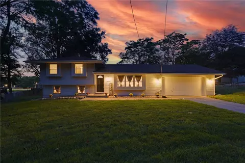2423 Marion St, Des Moines, IA 50321