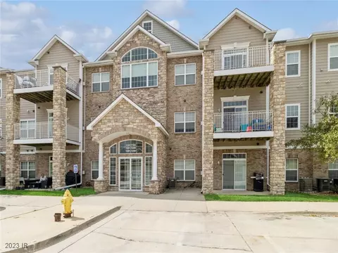 8350 Ep True Pkwy #1104, West Des Moines, IA 50266