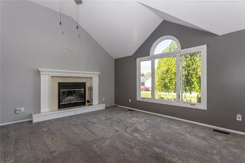 170 Southview Dr, Waukee, IA 50263