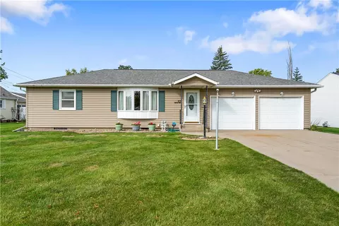 1611 Spencer St, Grinnell, IA 50112