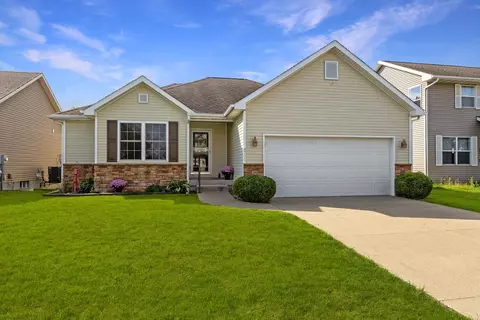 4701 E Valdez Dr, Des Moines, IA 50317