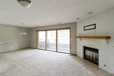 1100 50th St #2204, West Des Moines, IA 50266