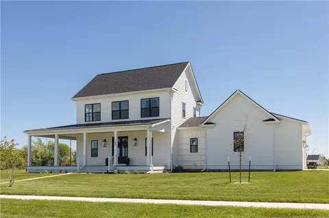 380 N 38th St, Cumming, IA 50061