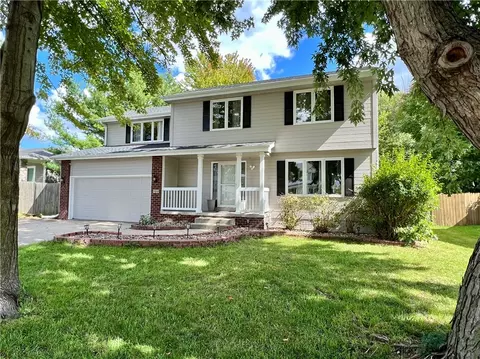 709 63rd St, West Des Moines, IA 50266