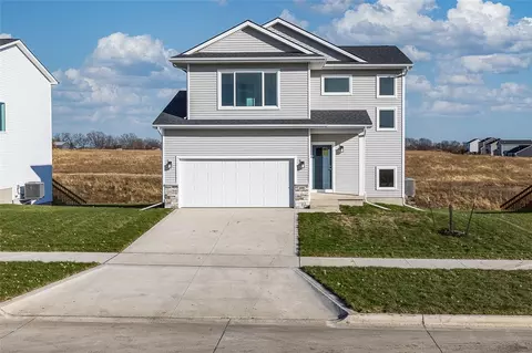 608 N 17th St, Indianola, IA 50125