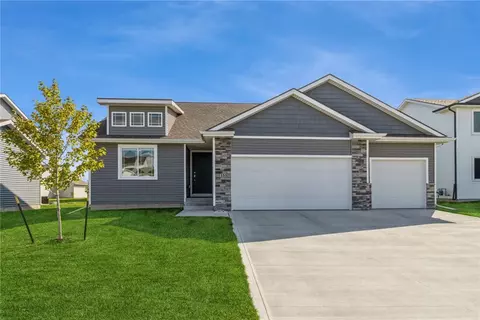 1155 Cedar St, Waukee, IA 50263