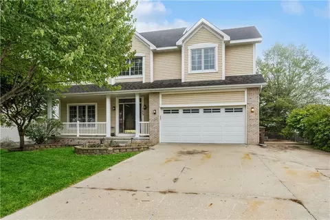 165 Burr Oak Blvd, Pleasant Hill, IA 50327