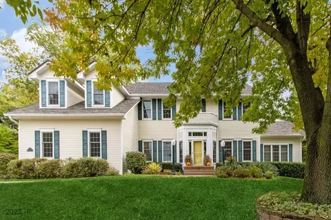13171 Forest Cir, Clive, IA 50325