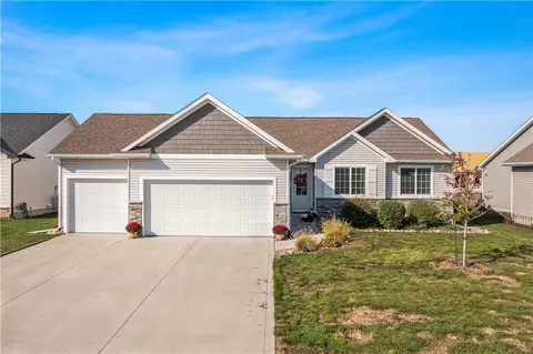 3118 NW Reinhart Dr, Ankeny, IA 50023