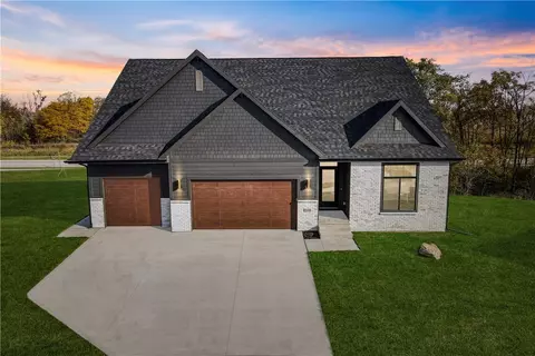 7144 Catalina Ct, Pleasant Hill, IA 50327