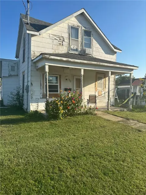 522 W State St, Colfax, IA 50054