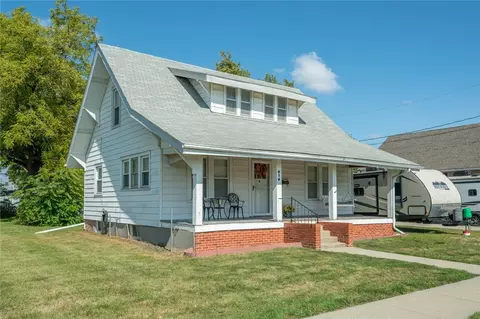 614 SW 2nd St, Ankeny, IA 50023