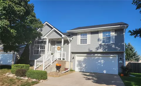 3217 SW Townpark Cir, Ankeny, IA 50023