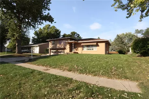 1511 SE Linn St, Boone, IA 50036