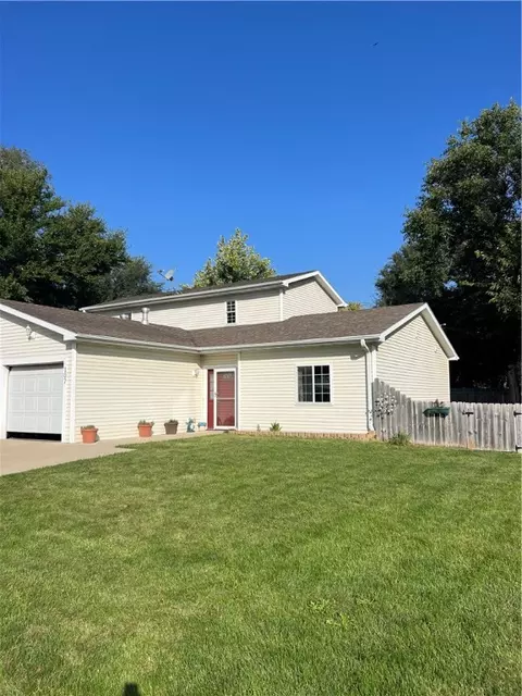 107 5th St, Cambridge, IA 50046