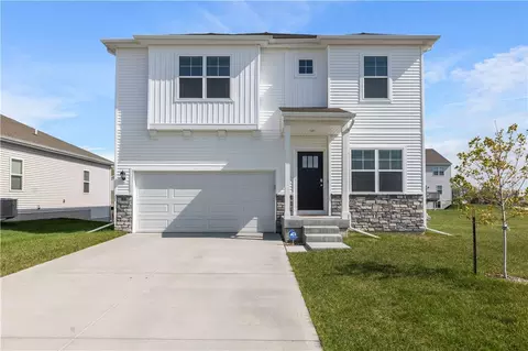 2909 Spring Ct SE, Altoona, IA 50009