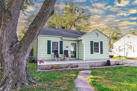605 Morton Ave, Des Moines, IA 50313