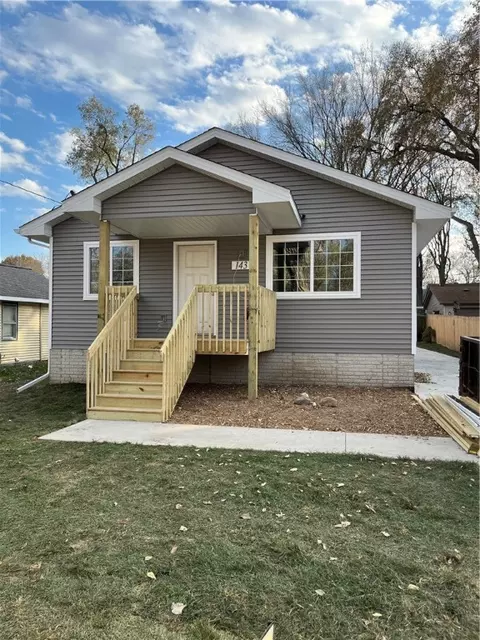 143 E Seneca Ave, Des Moines, IA 50313