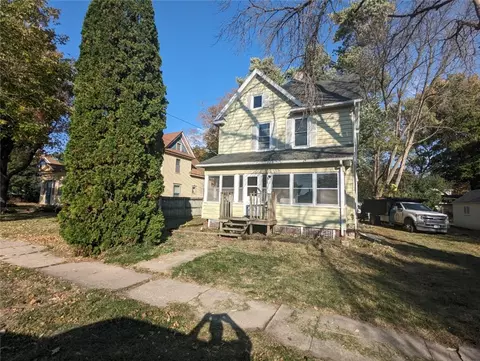 716 College Ave, Iowa Falls, IA 50126