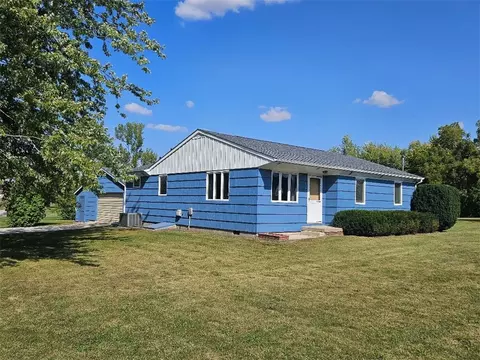 105 Hubbell St, Sheldahl, IA 50243