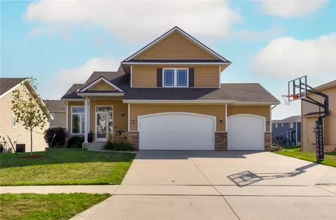 2165 SE Peachtree Dr, Waukee, IA 50263