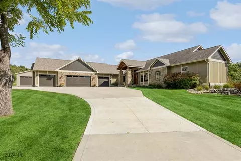 24977 Ridge Rd, Adel, IA 50003