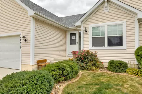 12219 Valdez Dr, Urbandale, IA 50323