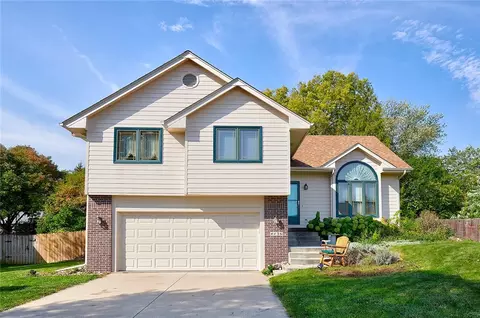4136 SE 23rd Ct, Des Moines, IA 50320
