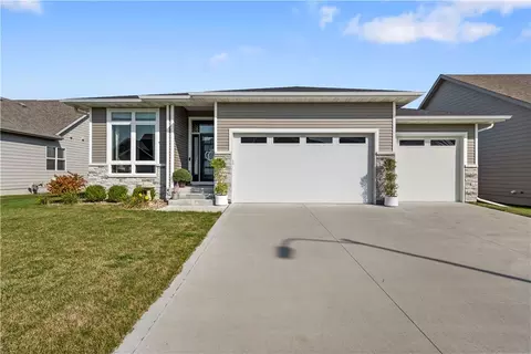 105 NE 22nd Cir, Grimes, IA 50111
