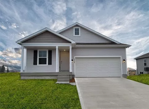 1161 35th St SW, Altoona, IA 50009