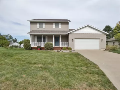 1709 Neil Dr, Pella, IA 50219