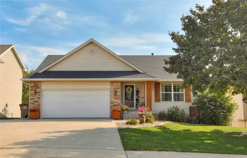 1418 E 18th St, Norwalk, IA 50211