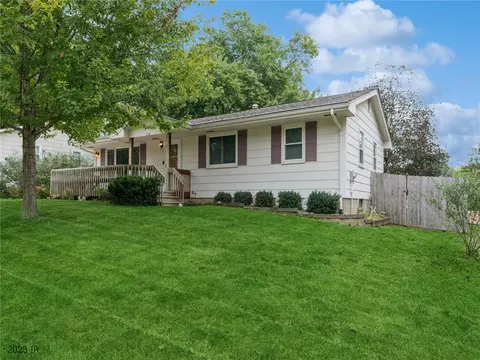 1007 Caroline Ter, Indianola, IA 50125