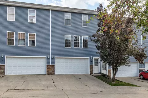 936 Mckinley Ave #8, Des Moines, IA 50315