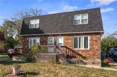 1018 SE 1020 Se Uehlamar Dr, Ankeny, IA 50021