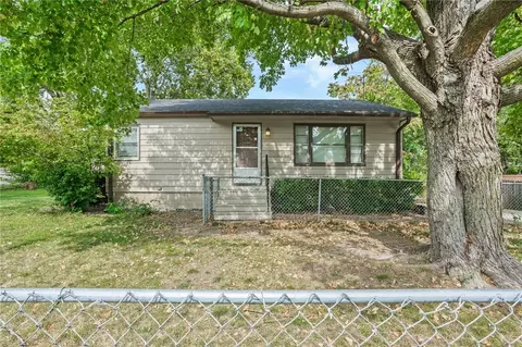 1415 Burnham Ave, Des Moines, IA 50315
