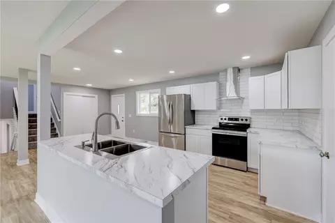 2101 NW 81st St, Clive, IA 50325