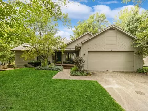 940 55th St, West Des Moines, IA 50266