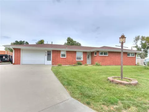 515 N 2nd Ave, Huxley, IA 50124