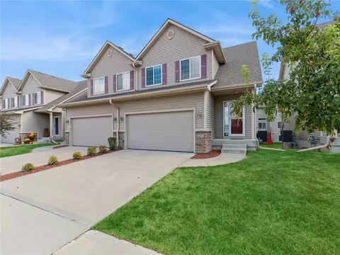 2211 NW Chapel Ln, Ankeny, IA 50023