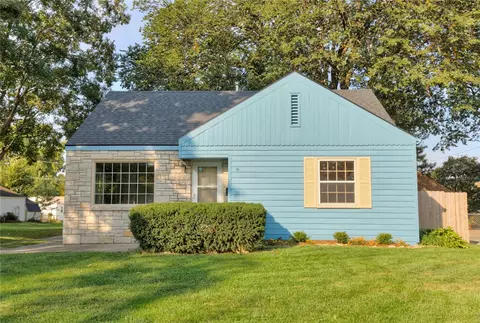 728 11th St, West Des Moines, IA 50265