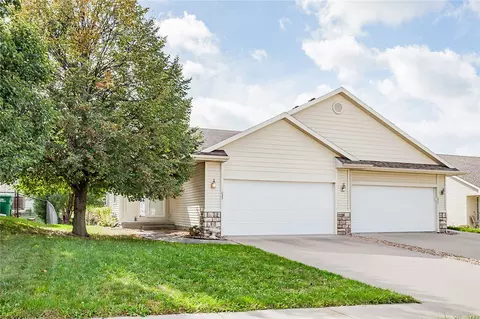 1023 SW Springfield Dr, Ankeny, IA 50023