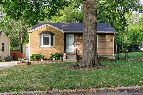 2900 56th St, Des Moines, IA 50310