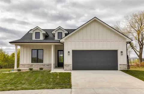 2656 SE Steele Dr, Waukee, IA 50263