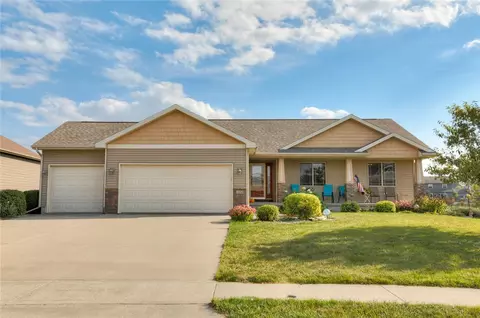 610 E Southside Dr, Polk City, IA 50226