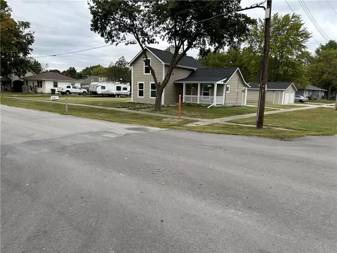 101 W North St, Prairie City, IA 50228