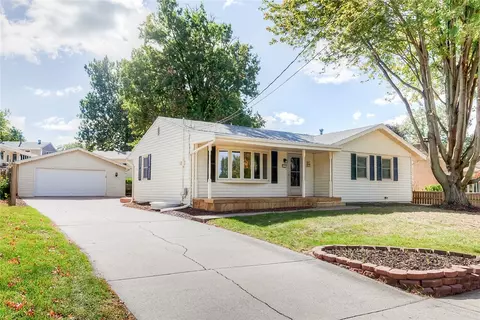 3933 Hull Ave, Des Moines, IA 50317