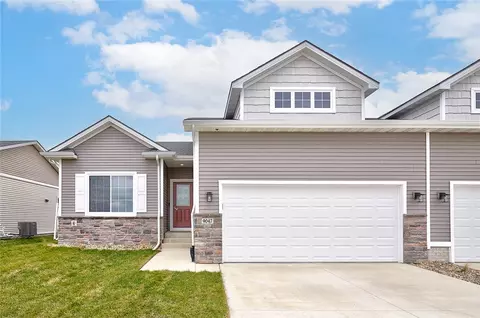 9047 Mockingbird Dr, West Des Moines, IA 50266