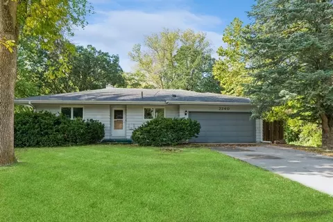 2240 Thornton Dr, Des Moines, IA 50321